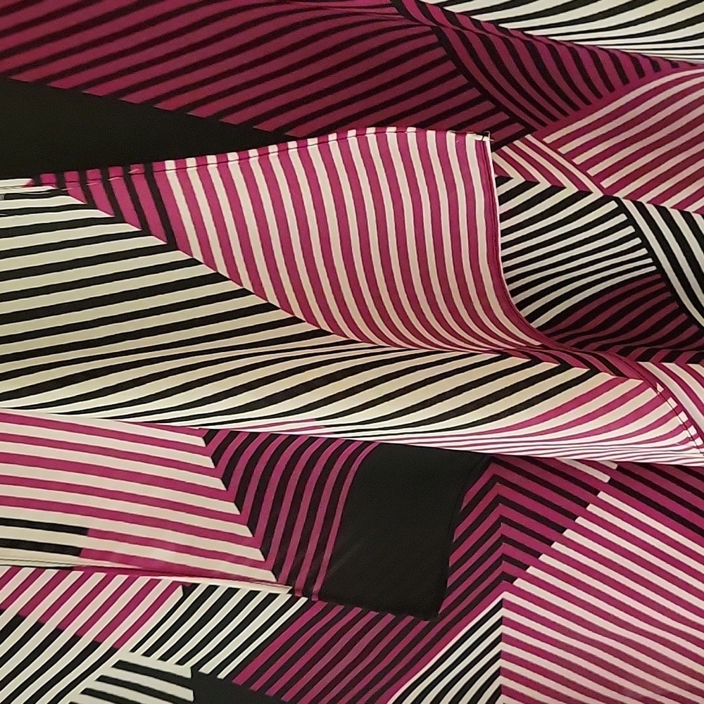 Geometric Patterned Women's Blouse - image 3